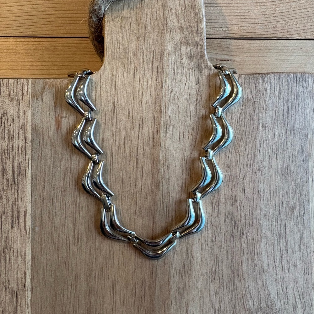 Vintage Monet Gold-tone Sculpted Wave Link Necklace - Picture 9 of 9